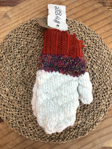 Sari Uneven Yarn Mittens