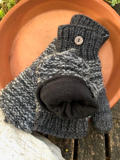 Europe Covered Texting Mittens
